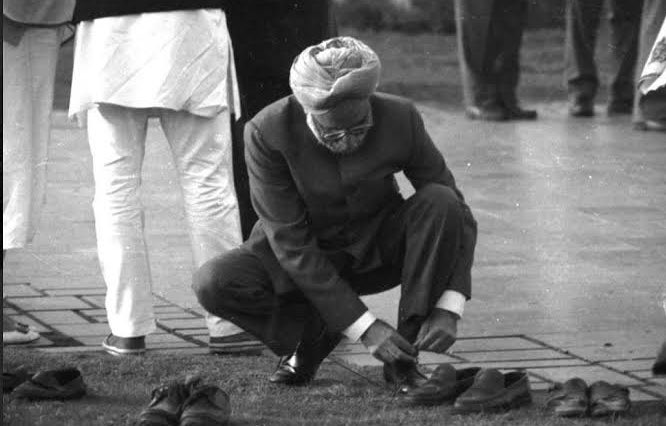 Former PM and Congress veteran Manmohan Singh passes away at 92